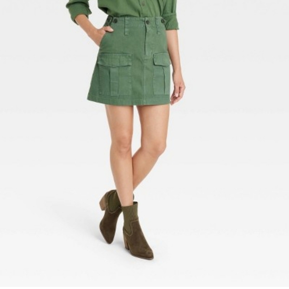 Universal Thread Dresses & Skirts - Universal Thread Women's Utility Mini A-line Skirt  Size 6
